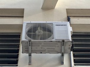 マレーシアのイポーで見つけたエアコン・室外機